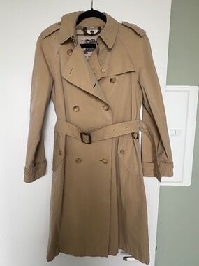 Burberry Kensington Heritage Trench Coat
